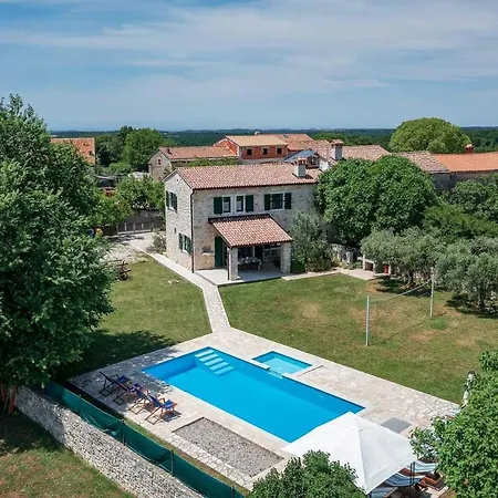 Soricevi Dvori Holiday home *