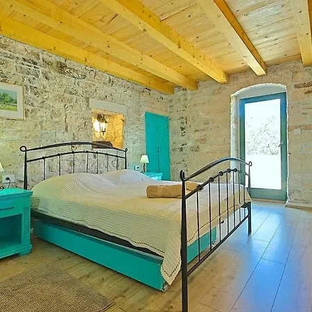 Soricevi Dvori Holiday home *