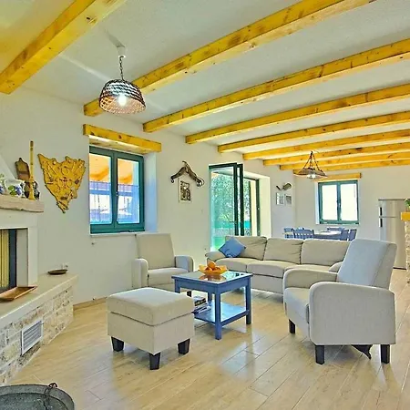 Soricevi Dvori Holiday home *
