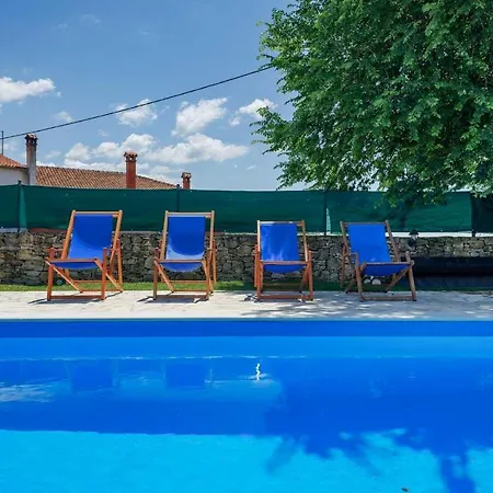Soricevi Dvori Holiday home *