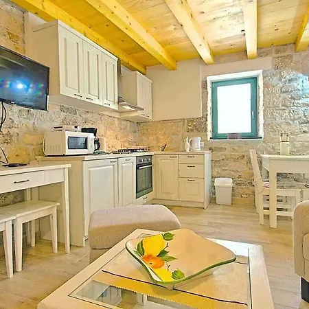 Soricevi Dvori Barat (Rovinj)